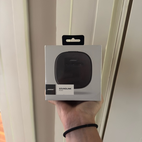 Bose Micro SoundLink Speaker - NEVER OPENED STILL IN PACKAGING - Picture 1 of 2